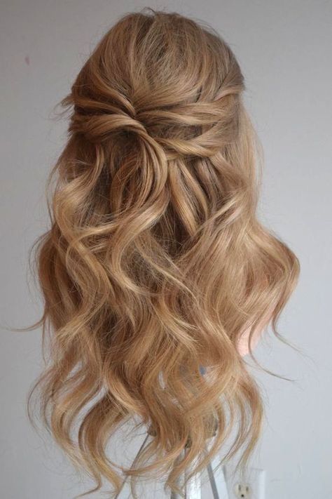 37 beautiful half up half down hairstyles for the modern bride - TANIA MARAS | bridal headpieces + wedding veils Sleek Straight Hairstyles, Unique Wedding Hairstyles, Diy Wedding Hair, Twisted Hair, Half Up Half Down Hairstyles, Curls For Long Hair, Long Hair Tutorial, Elegant Wedding Hair, Peinados Recogidos