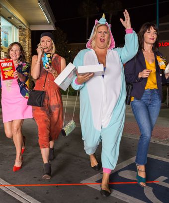 Fun Mom Dinner is next on our 'must-watch' list! 🎬   According to @refinery29, this movie features a plus size actress without making a single fat joke or focusing on her weight. Instead, viewers get to enjoy the movie for its amazing storyline! FINALLY 🙌"  #plussizeactress #funmomdinner #girlpower Funny Family Movies To Watch, Funniest Movies On Netflix Hilarious, Funny Modern Family Pics, Modern Family Memes Hilarious, Good Things Happen, Fun Mom, Parenthood Memes Funny, Body Confidence, Watch List