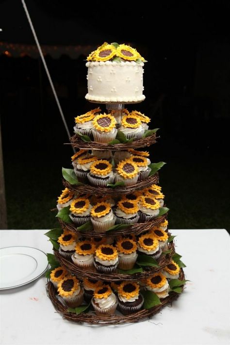 Wedding Cake And Cupcakes, Wedding Cupcakes Rustic, Sunflower Wedding Cake, Cupcake Stand Wedding, Sunflower Party, Sunflower Themed Wedding, Cake And Cupcakes, Fall Wedding Cakes, Cupcake Tower