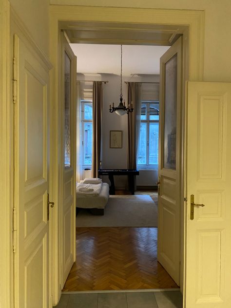 Budapest Apartment, Old Town Apartment, Uni House, European Apartment, 2024 Moodboard, Vintage Apartment, Room View, Old Apartments, Apartment Architecture