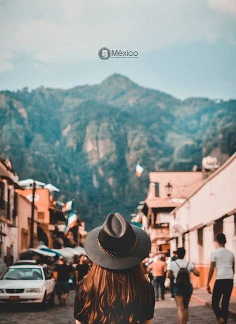 Backpacking Peru, Instagram Graphic, Photos Tumblr, Photo Projects, Foto Pose, Mexico Travel, Photoshoot Poses, Travel Aesthetic, Travel Pictures