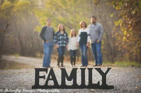 Butterfly images photography family shoot ideas Family Shoot Ideas, Butterfly Images Photography, Creative Family Pictures, Large Family Photo Shoot Ideas, Adult Family Photos, Family Photo Props, Large Family Pictures, Large Family Photography, Outdoor Family Pictures