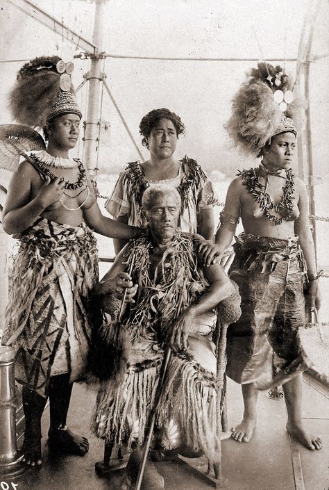 Samoan Chief and his Family | I suppose that this is King Mata'afa Iosefa. Some comments claimed that it is Lauaki, but finally it was confirmed that this is not true. I'll leave the wrong captions in brackets, because otherwise some of the comments would not make sense.  [old captions: 2: Lauaki Namulauulu Mamoe, his wife Sivaotele (?) and his daughters. Lauaki became leader of the Mau, a resistance movement in Samoa. In 1909 he was arrested and exiled to Saipan. ... Samoan People, Samoan Women, South Pacific Islands, Polynesian Art, Early Photos, Hawaiian Culture, Polynesian Culture, African People, Island Style