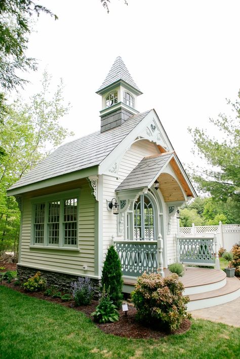 Backyard Chapel, Small Chapels, Tiny Chapel, Chapel In The Woods, Chapel Ideas, Cottage Tiny House, Tiny House Village, Houses Of The Holy, Old Country Churches