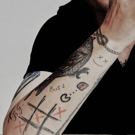 1d Tattoos, Louis Tomlinson Tattoos, Smiley Face Tattoo, Smile Tattoo, Saved Tattoo, Tattoo Name, Omerta Tattoo, Gothic Tattoo, Time Tattoos