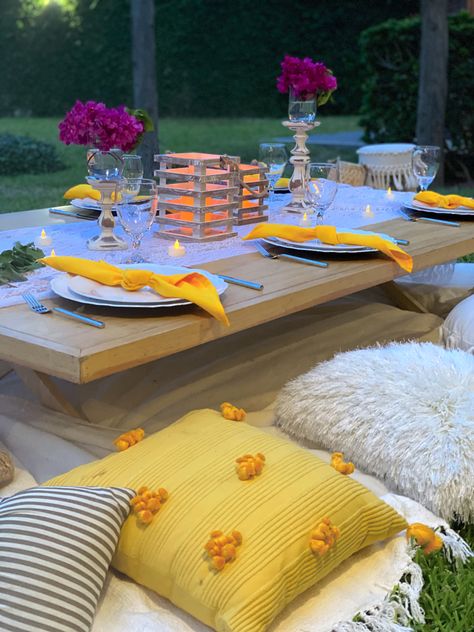 Pallet Picnic, Picnic Table Decor, Picnic Business, Luxury Picnics, Picnic Theme, Garden Pallet, Picnic Inspiration, Picnic Ideas, Pic Nic