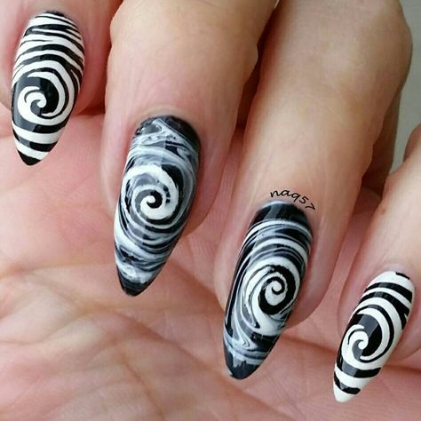 Black And White Spiral Nails, Spiral Nails Acrylic, Black Spiral Nails, Spiral Nails Design, Spiral Nail Art, Spiral Nails, Black And White Nail Designs, Mens Nails, Retro Nails