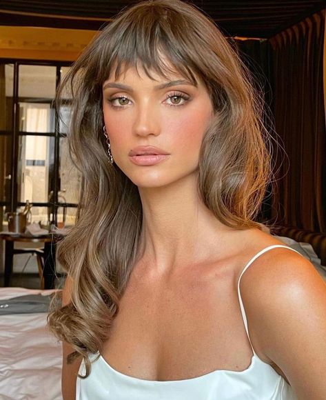 Birkin Bangs, Natural Wedding Makeup Looks, Hot Haircuts, Princess Makeup, Makeup Pengantin, Patrick Ta, Low Maintenance Haircut, Summer Haircuts, Wedding Makeup Looks