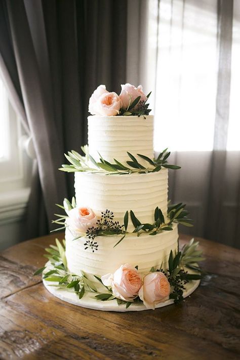 Wedding cake with olive leaves and peach roses Wedding Cake With Flowers, Stunning Cakes, Cake With Flowers, Summer Wedding Cakes, Wedding Cake Ideas, Tiered Cake, Simple Wedding Cake, White Wedding Cake, Wedding Cakes With Flowers