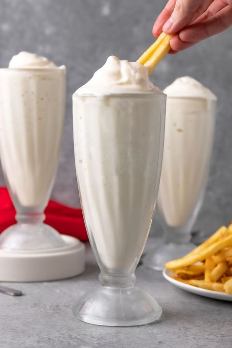 Wendy's Vanilla Frosty Recipe, Vanilla Frosty Recipe, Creamsicle Milkshake, Frosty Ice Cream, Wendys Frosty Recipe, Frozen Deserts, Frozen Yogurt Popsicles, Wendys Frosty, Ice Cream Recipes Machine