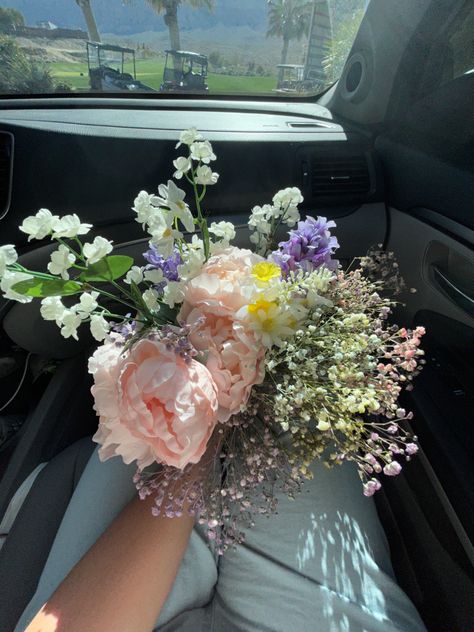 pastel bouquet, pretty flowers, flower aesthetic, flowers in the car, girlfriend flowers, pastel flowers, fake flowers, flower bouquet, aesthetic flower bouquet Car Girlfriend, Girlfriend Flowers, Aesthetic Flower Bouquet, Flower Bouquet Aesthetic, Flowers For Girlfriend, Bouquet Aesthetic, Fake Flower Arrangements, Pastel Bouquet, Flowers Pastel