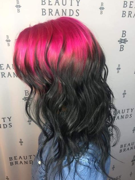 Pink roots to brown hair Hair Dye Roots Only, Pink Shadow Root Black Hair, Hot Pink Ghost Roots, Dyed Roots On Brown Hair, Dyed Roots Hair, Pink Roots Hair, Red Roots Brown Hair, Black Hair Colored Roots, Pink To Black Hair