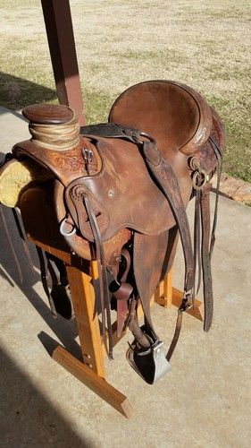 Cowboy Equipment, Cowboy Saddle, Saddle Making, Ranch Horses, Wade Saddles, Cowboy Culture, Saddles For Sale, Tack Rooms, Roping Saddles