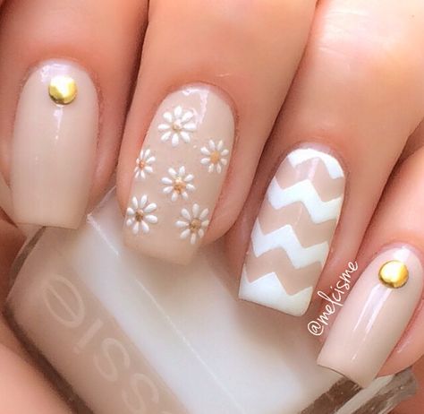 Neutral mix n match by Instagram user: melcisme Chevron Nail Art, Brown Nail Art, Unghie Nail Art, Chevron Nails, Simple Nail Art Designs, Best Nail Art Designs, Spring Nail Art, Neutral Nails, Beautiful Nail Art