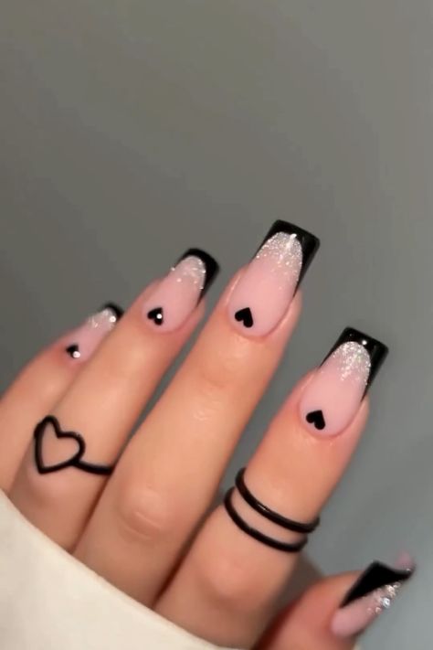 Short Nail Designs Elegant, White Design Square Nails, Gel Nail Designs Coffin Shape Simple, Valentines Nail Art Designs Simple, White Nails With Black Designs Simple, Modern Nails 2024, Black Fingernail Designs, White Nails With Black Tips, Nail Designs Trending Now Simple