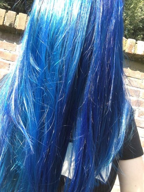 Light Blue Tips Hair, Hair Blue Highlights, Mermaid Blue Hair, Long Blue Hair, Blue Hair Aesthetic, Green Ideas, Cute Hair Colors, Blue Highlights, Hair Color And Cut