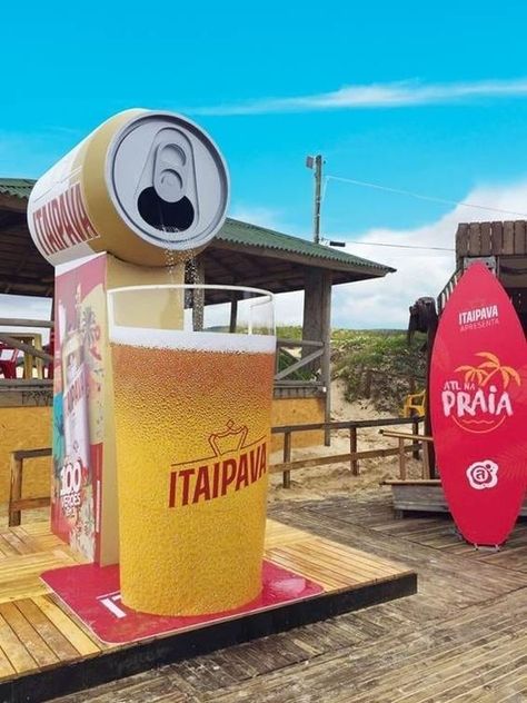 Brand Activation Ideas, Experiential Marketing Events, Guerrilla Advertising, Brand Activations, Publicidad Creativa, Event Design Inspiration, Experiential Marketing, Street Marketing, Stall Designs