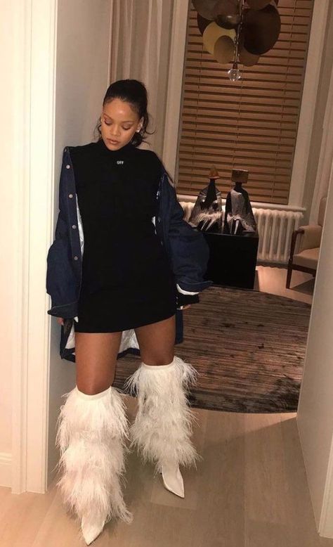 Fur Boots Outfit, White Thigh High Boots, 90’s Outfits, Black Boots Outfit, Rihanna Outfits, Robert Kardashian, The Simple Life, Moda Paris, Girls Cardigan