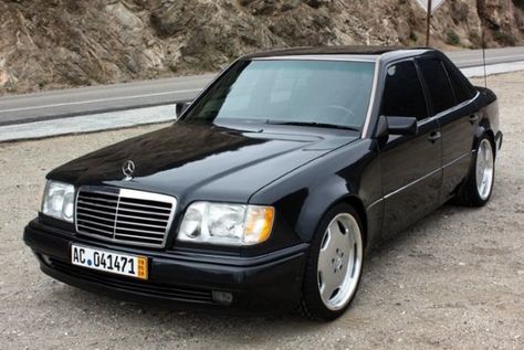 Mercedes Benz / Porsche W 124 500 E Mercedes Benz W126, Mercedes 124, Black Mercedes, Mercedes 500, Black Mercedes Benz, Merc Benz, Mercedes W124, Aesthetic Cool, Daimler Benz