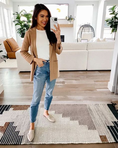 Friday Outfit For Work, Business Casual Jeans, High Waisted Jeans Outfit, Jeans Outfit For Work, Wfh Outfits, Jeans Outfit Spring, Casual Work Attire, Work From Home Outfit, Spring Business Casual