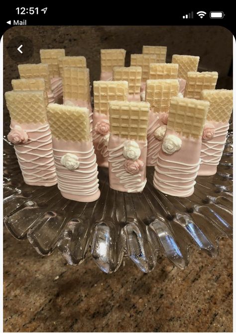 Baby Shower Treat Table, Pink Dessert Tables, Treat Table, Pink Desserts, Idee Babyshower, Baby Shower Treats, Dipped In Chocolate, Shower Desserts, Chocolate Covered Treats