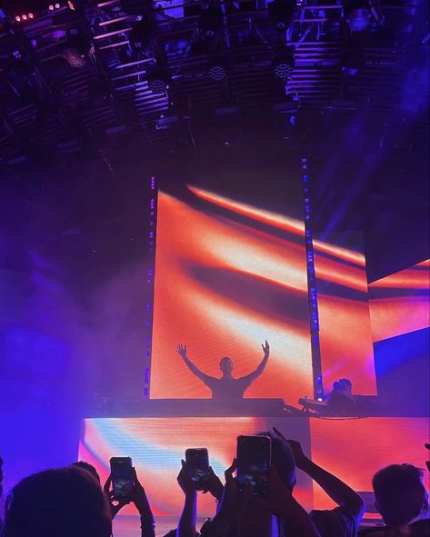 Calvin Harris Concert, Sr 25, What House, Clubbing Aesthetic, Concert Aesthetic, Festival Inspiration, Calvin Harris, Music Mood, Gap Year