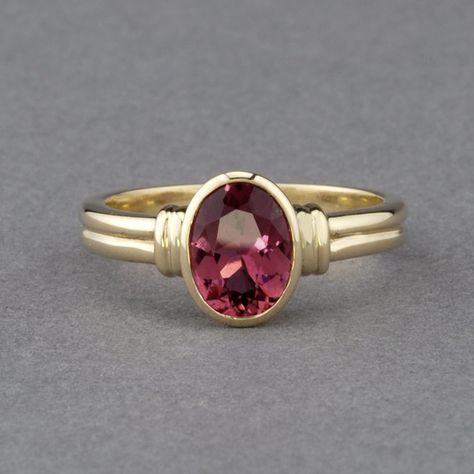 Rubi Finger Ring, Single Stone Ladies Ring, Gold Single Stone Rings, Stone Ring For Ladies, Stone Finger Ring Design, Single Stone Ring Design, Ruby Ring Designs For Men, Gold Ring For Ladies, Single Stone Rings Gold