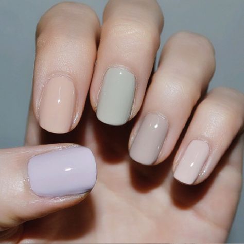 5 Nail Polish Colors That Look Perfect For A Full Week | The Zoe Report Neutral Nail Polish, Popular Nail Colors, Nagellack Trends, Nail Color Trends, Fall Nail Trends, New Nail Polish, Nail Polish Trends, Nails Polish, Polish Colors