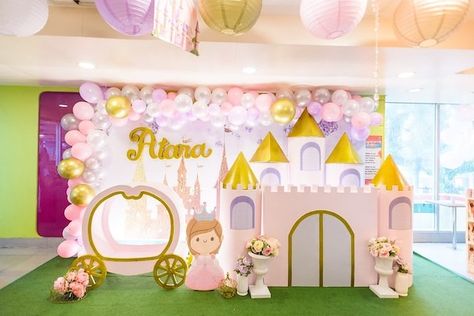 Princess Castle Birthday Decorations, Castle Birthday Decorations, Princess Birthday Party Decorations Diy, Princess Themed Birthday Party, Castle Birthday Party, Princess First Birthday, Princess Birthday Party Decorations, Wild Birthday Party