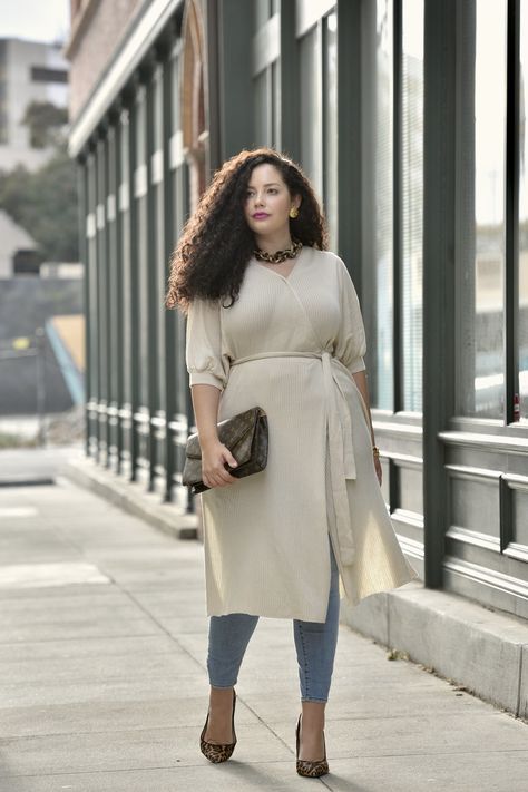 My Favorite Way to Wear a Sweater Dress via Girl With Curves #sweater #jeans Tanesha Awasthi, Wardrobe Change, Sweater Jeans, Soft Dramatic, Sweater Dress Outfit, Blogger Style, Curvy Outfits, Classic Outfits, Curvy Fashion