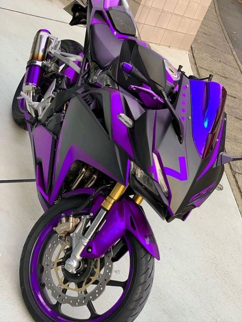 Crotch Rocket Motorcycles, Custom Sport Bikes Motorcycles, Hazel Aesthetic, Pretty Bikes, Raven Roth, Future Bike, Purple Motorcycle, Tmax Yamaha, Motorcycle Helmet Design