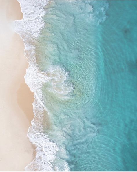 Aquamarine Background Aesthetic, Aquamarine Aesthetic, Phone Wallpapers Vintage, Next Wallpaper, Cellphone Background, Aqua Beach, Boat Fashion, Waves Wallpaper, Iphone Wallpaper Photos