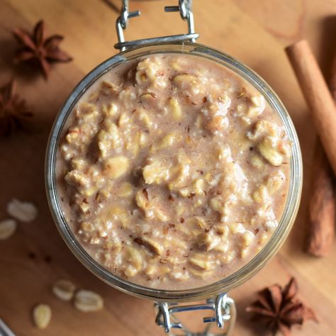 Spiced Chai Overnight Oats Chai Overnight Oats, Low Calorie Overnight Oats, Overnite Oats, Chai Oatmeal, Spiced Chai, Peanut Butter Oatmeal, Chai Spice, Gluten Free Eating, Overnight Oats Recipe