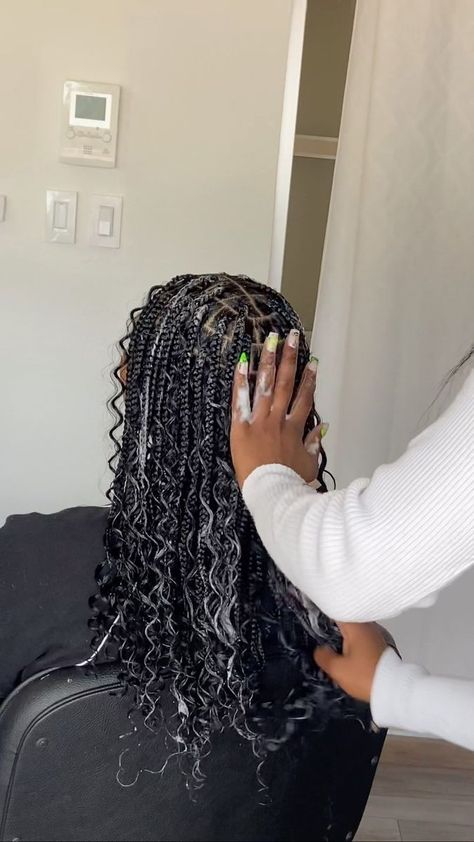 Mid Knotless Braids, Boho Knotless Braids Mid Back Length, Boho Braids Mid Back, Knotless Box Braids Over Locs, Mid Back Boho Knotless Braids, Knotless Braids Mid Back, Mid Back Braids, Mid Back Box Braids, Mid Back Knotless Braids