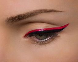 Winter Make-up, How To Apply Blusher, Eyeliner Shapes, Red Eyeliner, Eyeliner For Beginners, Perfect Eyeliner, Eyeliner Styles, Best Eyeliner, Eye Liner Tricks