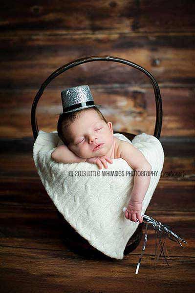 Newborn Nye Outfit, Baby Holiday Pictures, Baby Holiday Photos, Newborn Photo Ideas, Baby New Year, Foto Newborn, Newborn Photography Boy, Westchester Ny, Baby Calendar