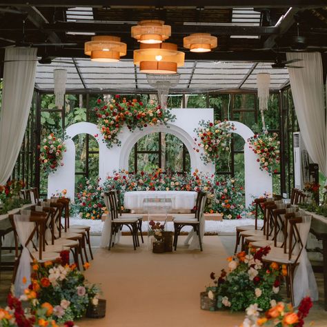 Step into an autumn wonderland at Dewan Sri Dusun's glass room. Our client's request for an autumn wedding theme brings warmth and rich hues to this enchanting setting From the wedding of Kashaf & Nadia Photo by : @karuthfilms Decor by : @riasan.my Let us turn your dreams into reality. . For rates & packages kindly fill in the form on our website . www.rumahdusun.com.my or kindly click the link on our bio to book a consult with us. . #rumahdusun #rumahdusunbride #glasshousekelantan #glas... Autumn Wedding Theme, Nikkah Decor, Turn Your Dreams Into Reality, Wedding Concept, Wedding Backdrop Design, Glass Room, Wedding Themes Fall, Hay Day, Wedding 2024