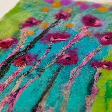 Painting with wool & silk fibres - Feltmaking Wool Painting Tutorial, Painting With Wool, Wool Painting, Mothers Day Weekend, Learn A New Skill, Gelli Plate, Needle Felted Animals, New Crafts, Wet Felting