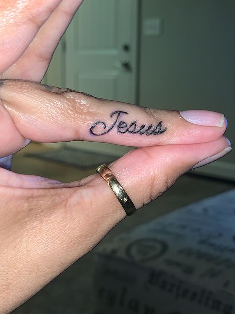 Finger Tattoo Jesus Biblical Finger Tattoos, Jesus Finger Tattoo, Finger Name Tattoos For Women, Jesus Name Tattoo, Jesus Hand Tattoo, Tattoo Jesus, Bible Tattoos, Semicolon Project, Christian Sleeve Tattoo