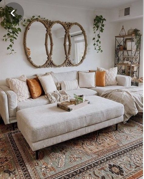 Sofa And Ottoman Living Room, Living Room Long Wall Decor, Sectional With Ottoman Living Room, Sofa Chaise Living Room Ideas, Living Room Light Grey Couch, Light Grey Sofa Living Room, Light Grey Couch Styling, Ottoman Decor Ideas, Light Grey Sofa Living Room Ideas