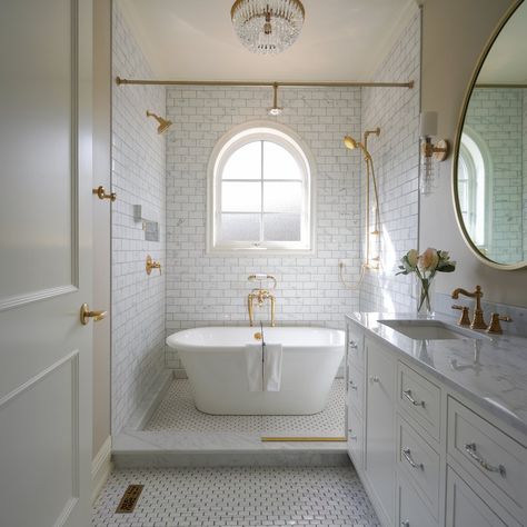 Southern Living Master Bath, Small Bathroom Shower And Tub Ideas, Shower Tub Small Bathroom, Bathtub Shower Room, Stand Alone Bath Tub Shower Combo, Shower With Bathtub Inside Walk In, Deep Bathtub Shower Combo, Tub Wet Room, Wet Room Bathroom Ideas