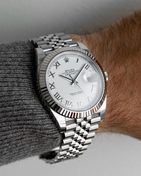 Rolex Datejust Men, Rolex Date, High End Watches, Gaming Room Setup, Trading Company, White Dial, Rolex Datejust, Rolex Watches, Luxury Watches