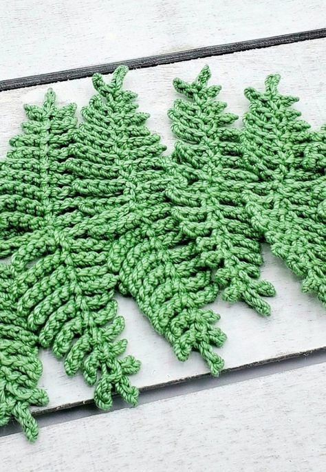 Crochet Palm Leaf, Crochet Herbs Pattern, Leafs Crochet Pattern, Leafy Crochet Pattern, Crochet Ferns Free Pattern, Crochet Greenery, Crochet Fern, Crochet Fern Pattern, Crochet Fern Leaf Free Pattern