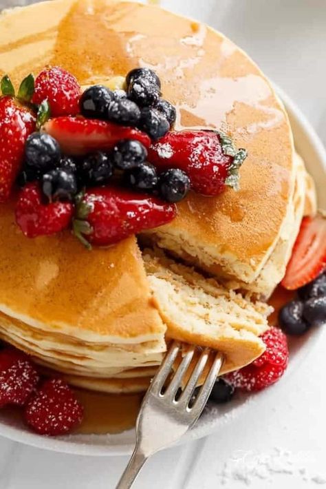 Easy 3-Ingredient Pancakes - Cafe Delites Pancake Recipe 3 Ingredients, Pancakes 3 Ingredients, Healthy Pancakes Easy, Weekend Breakfast Recipes, Quick Pancakes, 3 Ingredient Pancakes, Pancake Cafe, Pancake Bites, Cafe Delites