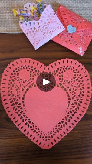 Doily Envelopes Diy, Heart Dollie Envelope, Valentine Doilies Craft, Heart Doily Envelope, Valentine Crafts With Heart Dollies, Doily Heart Crafts For Kids, Heart Doilies Valentines Day, Valentine Treat Holders Paper Crafts, Valentine Dollie Crafts