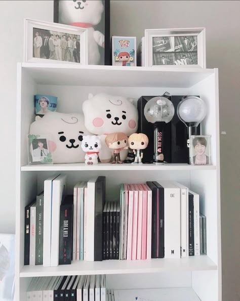 Bts Bedroom Ideas, Bts Shelf, Kpop Albums Shelf, Bts Bedroom, Album Shelf, Room Shelf Ideas, Bts Room Ideas, 2020 Room, Kpop Room Ideas