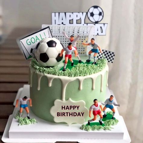 Soccer Party Theme, Football Cakes For Boys, Soccer Cake Topper, Baking Birthday Cake, Soccer Ball Cake, Soccer Theme Parties, Soccer Birthday Cakes, Birthday Cupcakes Boy, Football Cake Toppers