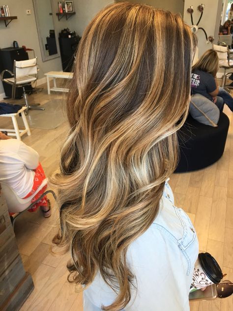 Hazelnut Caramel Balayage, Carmel And Blonde Balayage Brunettes, Homey Blonde Balayage Brunette, Summer Balayage Brunette To Blonde, Caramel Balayage On Light Brown Hair, Dark Brunette Balayage Hair Caramel, Honey Gold Highlights, Caramel Blonde Balayage On Dark Hair, Golden Blonde Balayage On Dark Hair