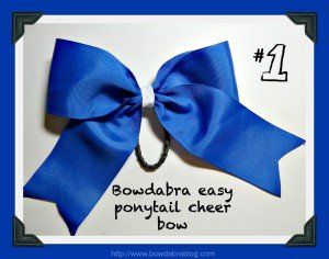 Soccer Hair Bows, Cheer Bows Diy, Cheerleading Hair Bows, Diy Ponytail, Easy Ponytail, Bow Making Tutorials, Bow Diy, Cheerleading Hairstyles, Hair Bow Tutorial