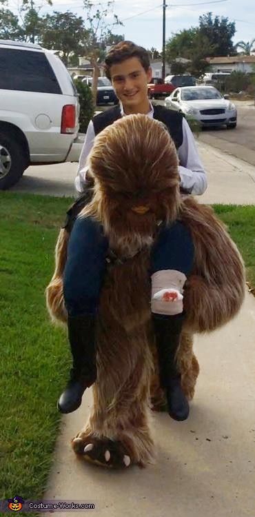 Jaime: I've seen a lot of Man riding.xyz costumes around and since I typically make my son a Star Wars themed costume it started me riffing on the idea. I wondered... Chewbacca Costume, Illusion Costumes, Halloween Costumes 2016, Homemade Costume, Costume Works, Halloween Costume Contest, Halloween 2016, Han Solo, Hans Solo